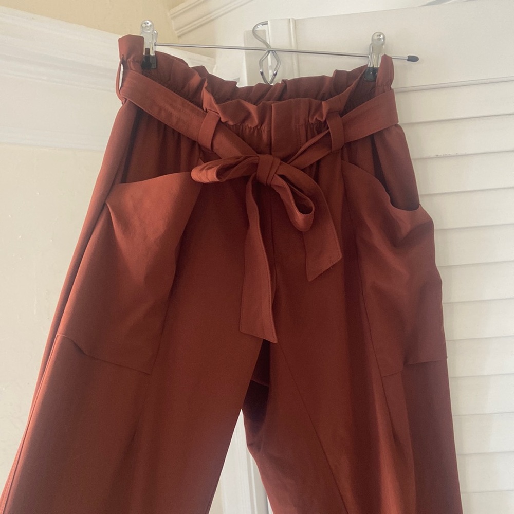 Athleta skyline pant tie front burnt orange size 4